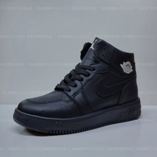 ⁦بوط Nike Air Jordan 1⁩ - الصورة ⁦5⁩