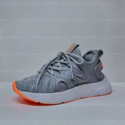 ws-sneakers-0001
