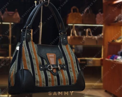 ⁦حقيبة حجم كبير Gucci⁩ - الصورة ⁦9⁩