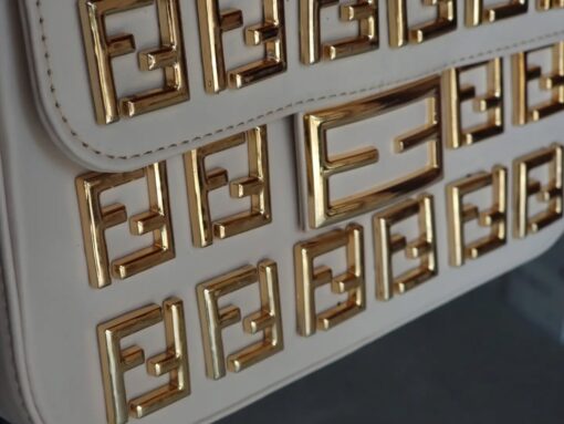 ⁦جزدان فلاب Fendi⁩ - الصورة ⁦3⁩