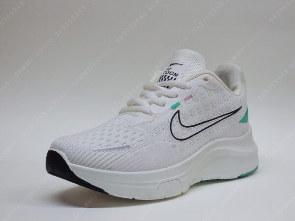 سنيكر قماش Nike