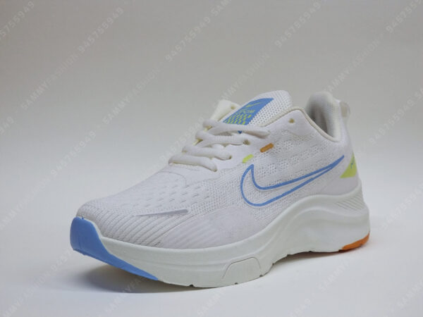 ⁦سنيكر قماش Nike⁩ - الصورة ⁦3⁩
